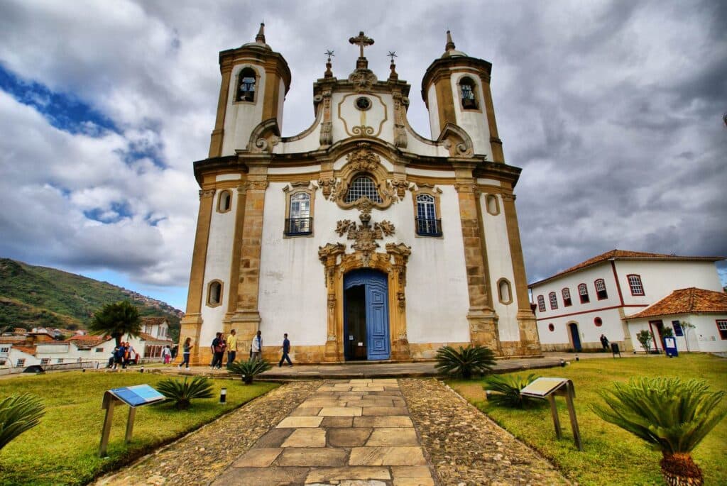 IGREJA DE NOSSA SENHORA DO CARMO EM OURO PRETO IGREJA DE NOSSA SENHORA DO CARMO EM OURO PRETO