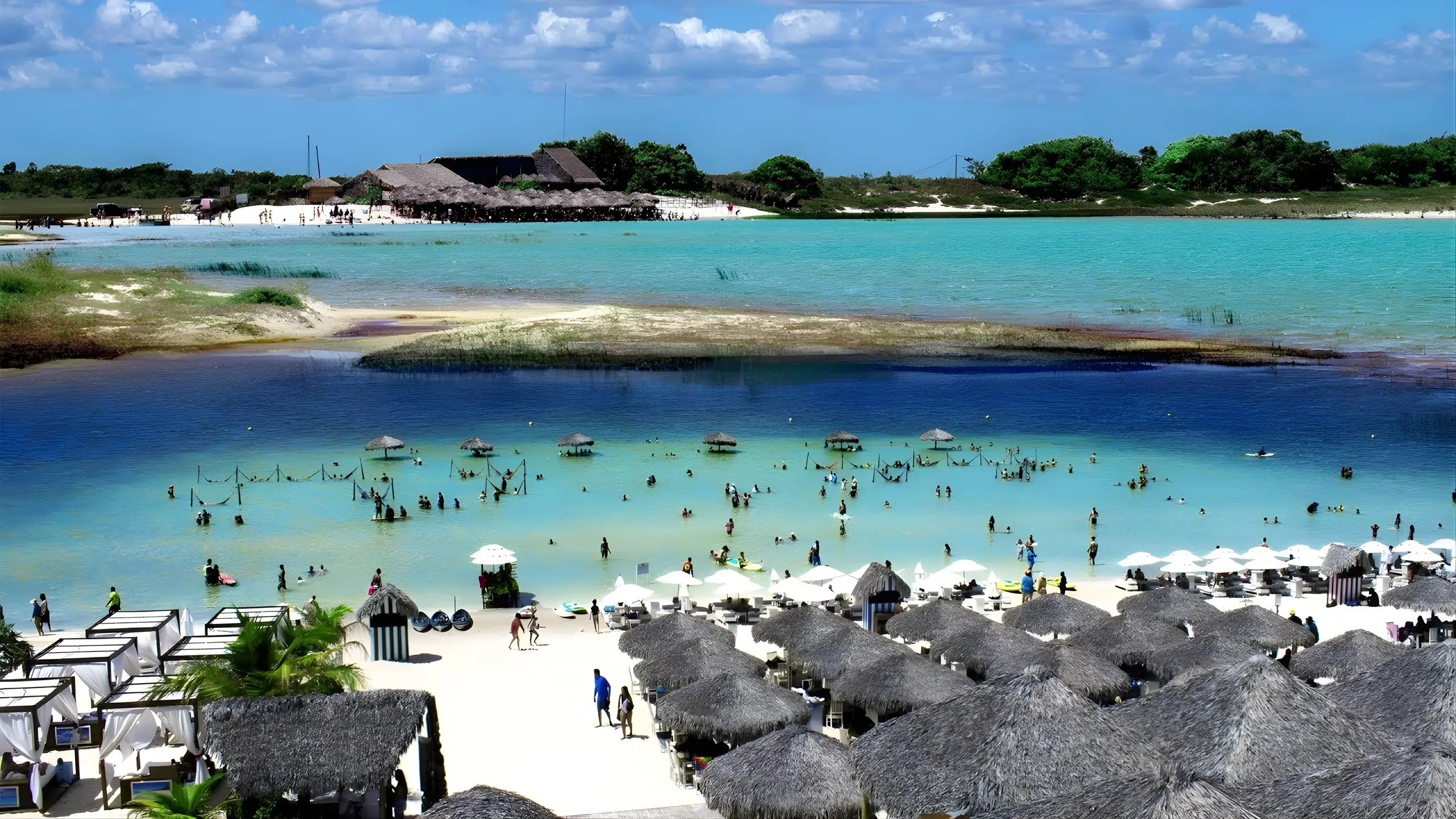 Lagoa Azul e a do Paraíso em Jericoacoara Lagoa Azul e a do Paraíso em Jericoacoara