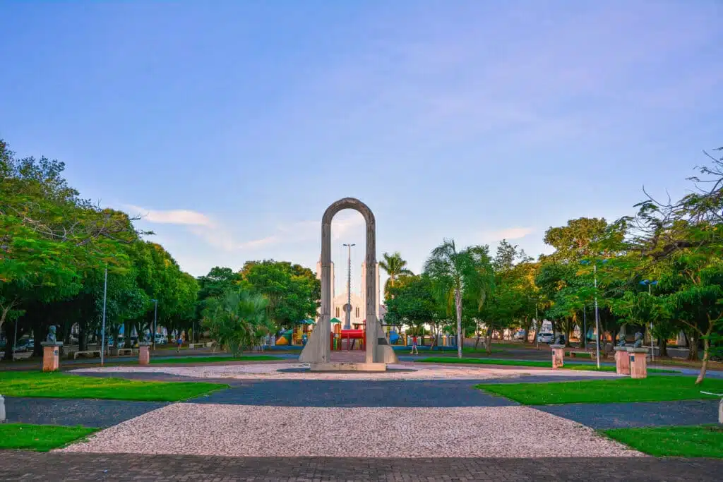 Praça Nossa Senhora Imaculada Conceição em Aquidauana - MS Praça Nossa Senhora Imaculada Conceição em Aquidauana - MS