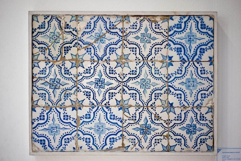 Azulejo Colonial de Fachada no Centro Histórico de São Luís do Maranhão. Azulejo Colonial de Fachada no Centro Histórico de São Luís do Maranhão.