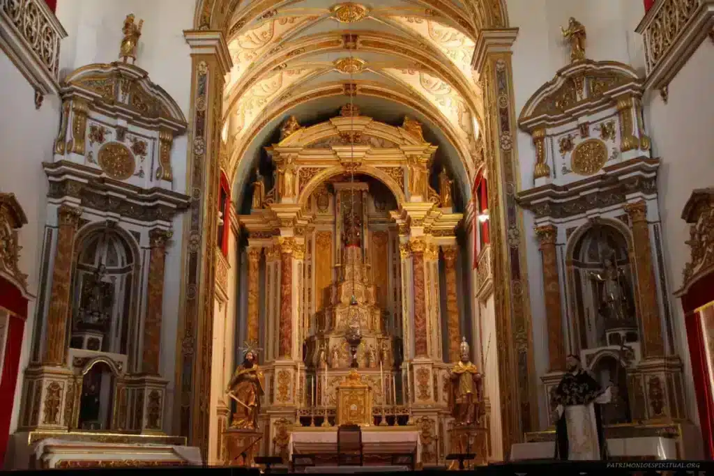 Interior da Igreja de São Pedro dos Clérigos – Salvador BA Interior da Igreja de São Pedro dos Clérigos – Salvador, Bahia