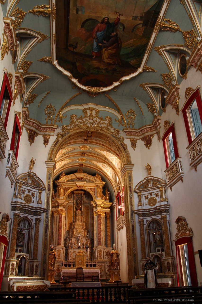 Igreja de São Pedro dos Clérigos – Salvador, Bahia Interior da Igreja de São Pedro dos Clérigos – Salvador, Bahia