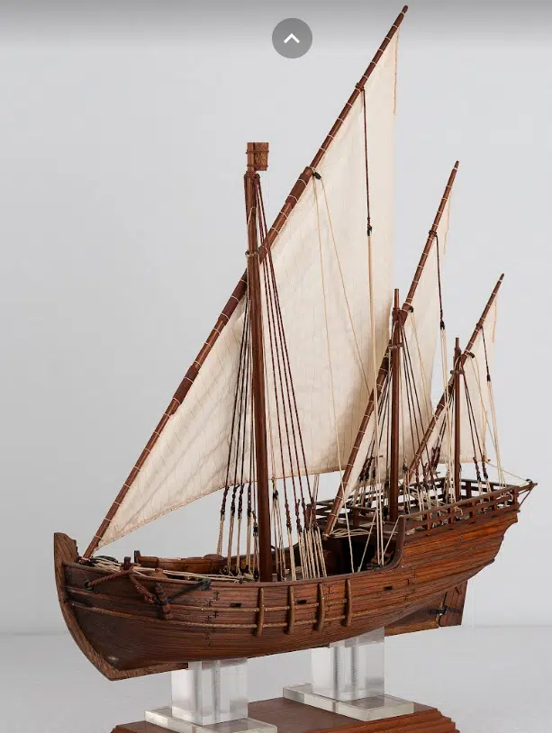 Caravela latina de 3 mastros - Navios dos Descobrimentos Portugueses dos Séculos XV e XVI Caravela latina de 3 mastros - Resulta da evolução da caravela de 2 mastros, tendo surgido no final do século XV. Navios dos Descobrimentos Portugueses dos Séculos XV e XVI.
