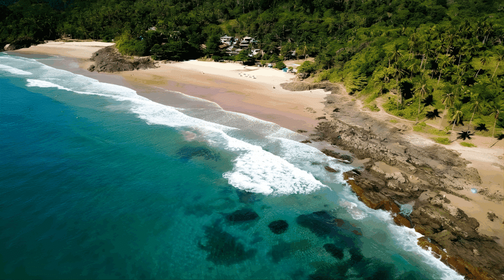 Praia da Tiririca em Itacaré Praia da Tiririca em Itacaré
