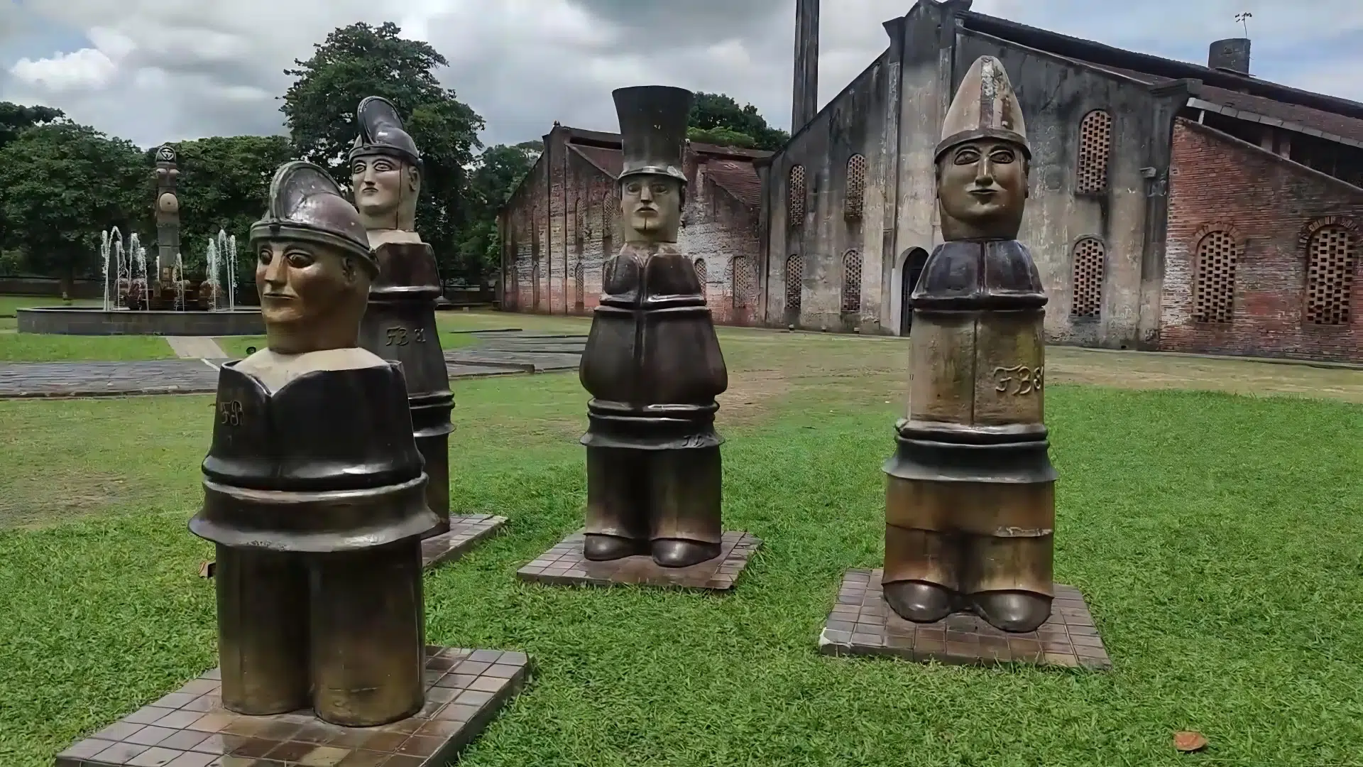 Oficina Cerâmica e Parque das Esculturas de Francisco Brennand Oficina Cerâmica e Parque das Esculturas de Francisco Brennand