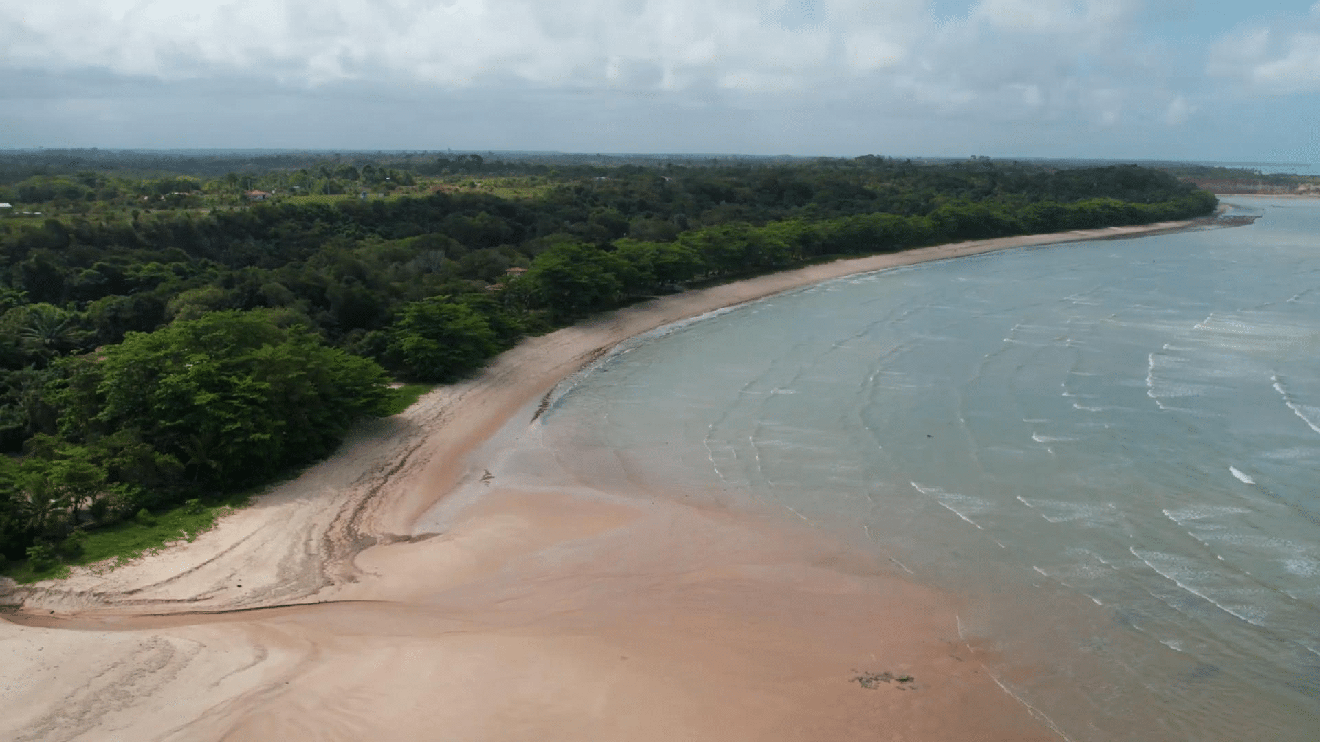 Praia do Rio do Peixe em Cumuruxatiba Praia do Rio do Peixe em Cumuruxatiba